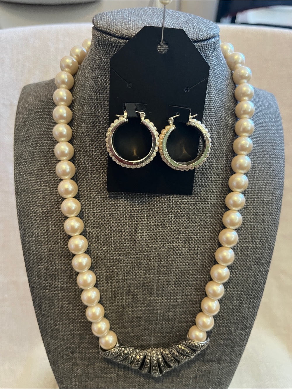 Elegant Pearl Necklace and Hoop Earrings Set - Cream Pearls with Silver Accents